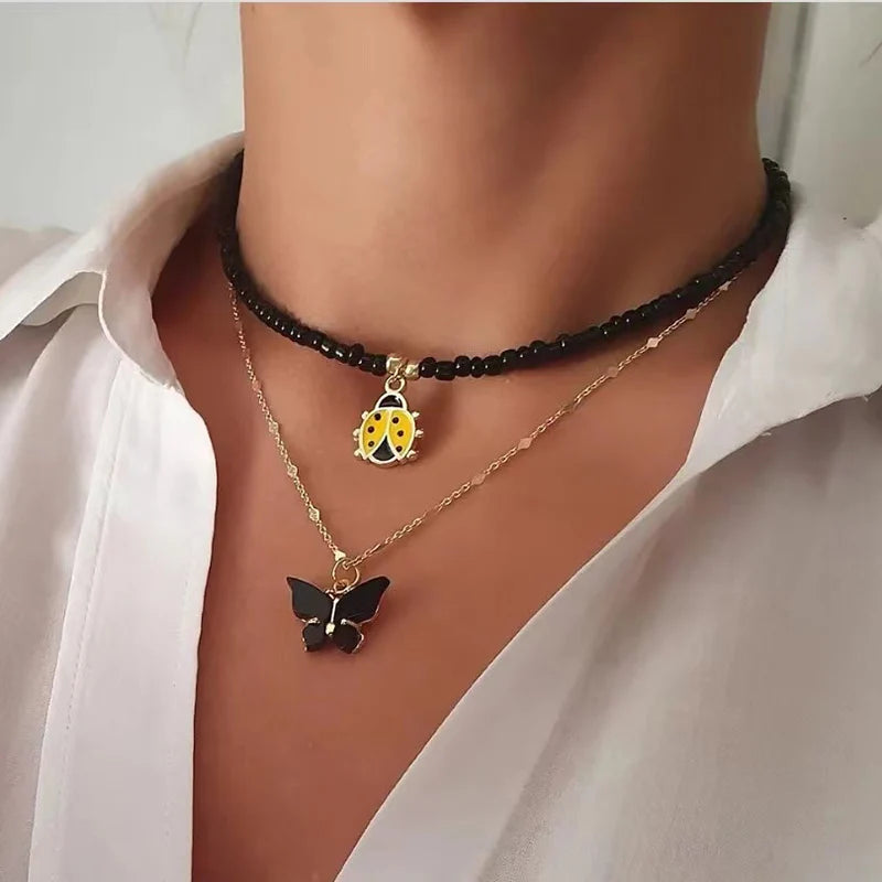 Make a meaningful statement with our Fashion Necklace featuring an Oil Heart Cross Pendant, a beautiful blend of spirituality and style. This unique piece of jewelry showcases a cross adorned with an elegant heart, filled with a vibrant oil enamel that adds a pop of color and a modern twist to a timeless symbol.