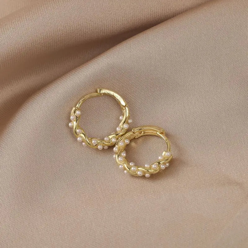 Circle Pearl Earrings