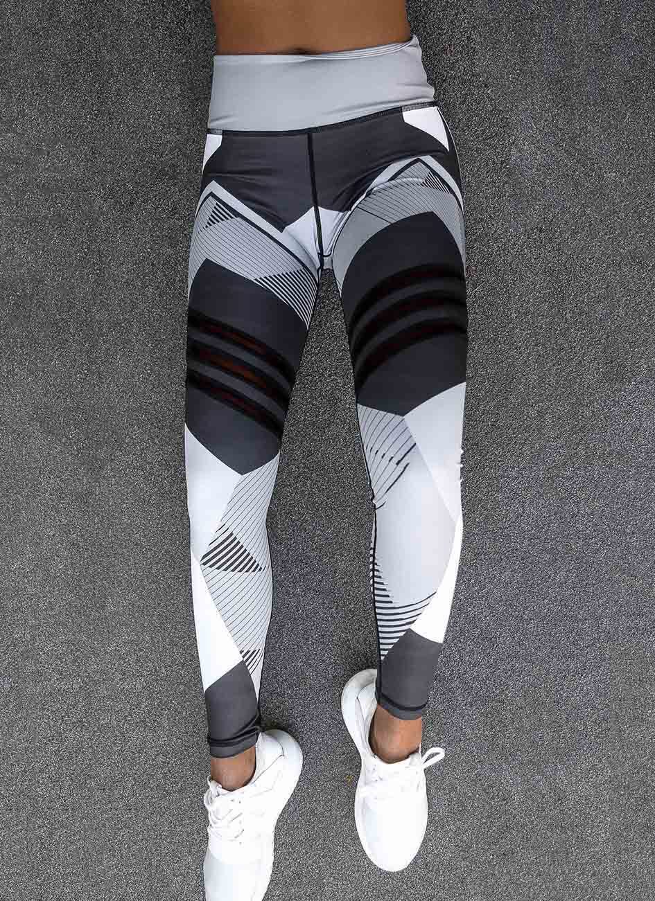 Elevate your workout wardrobe with our Reflective Sport Yoga Pants, designed for both high-performance and visibility. Whether you're hitting the gym, running at dawn, or practicing yoga in dimly lit spaces, these yoga pants offer unparalleled comfort, style, and safety.